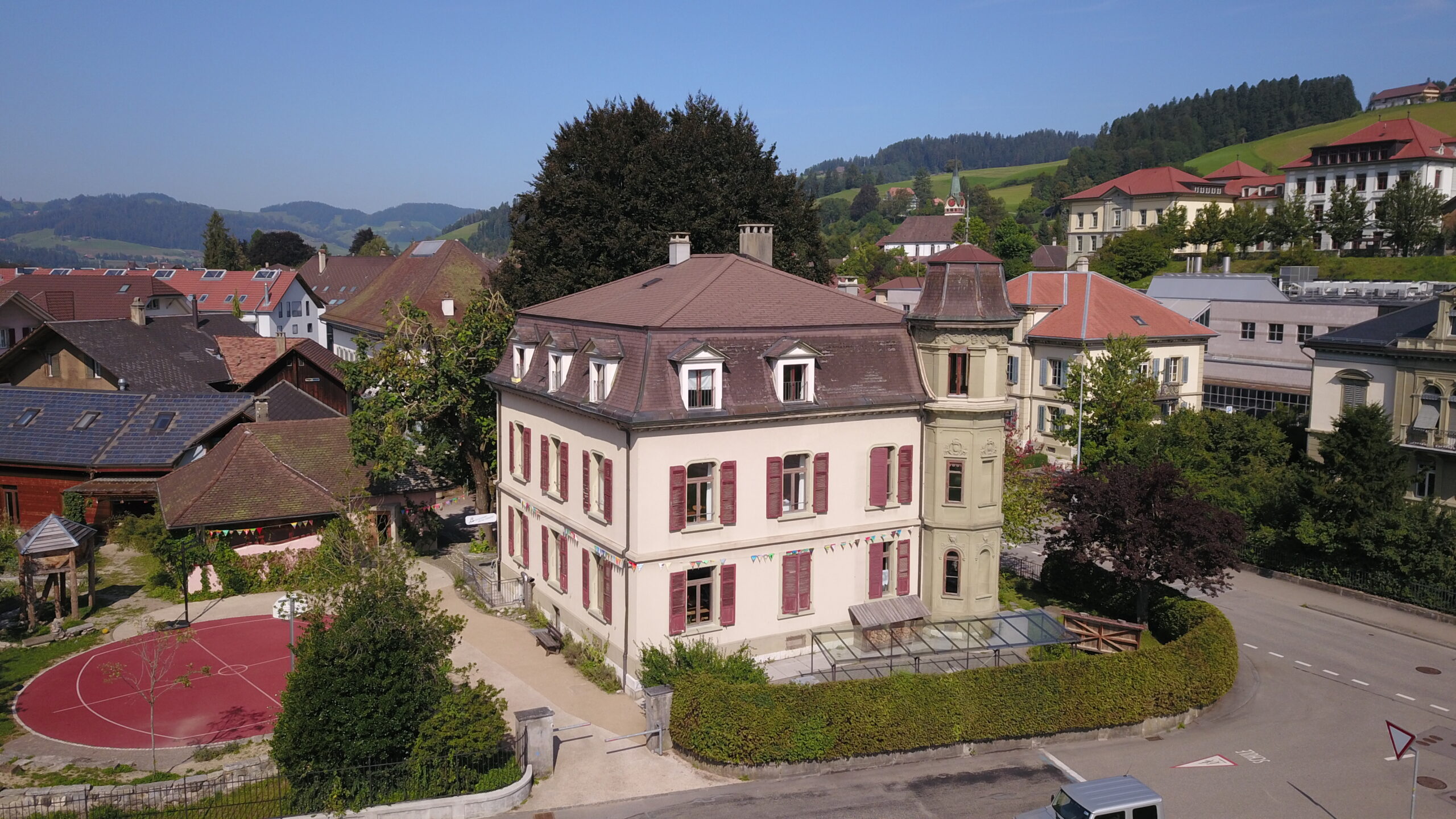 Gebäude der Steinerschule Langnau. der Steinerschule Bern Ittigen Langnau