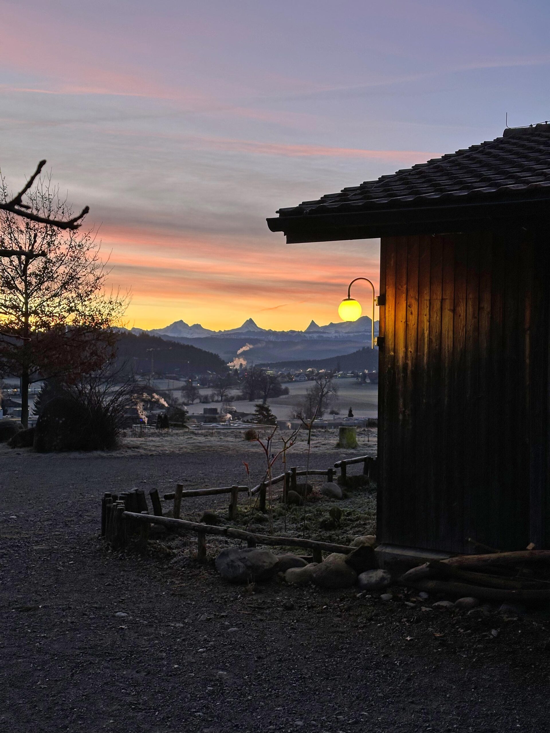Gebäude der Steinerschule Bern. Schöne Stimmung