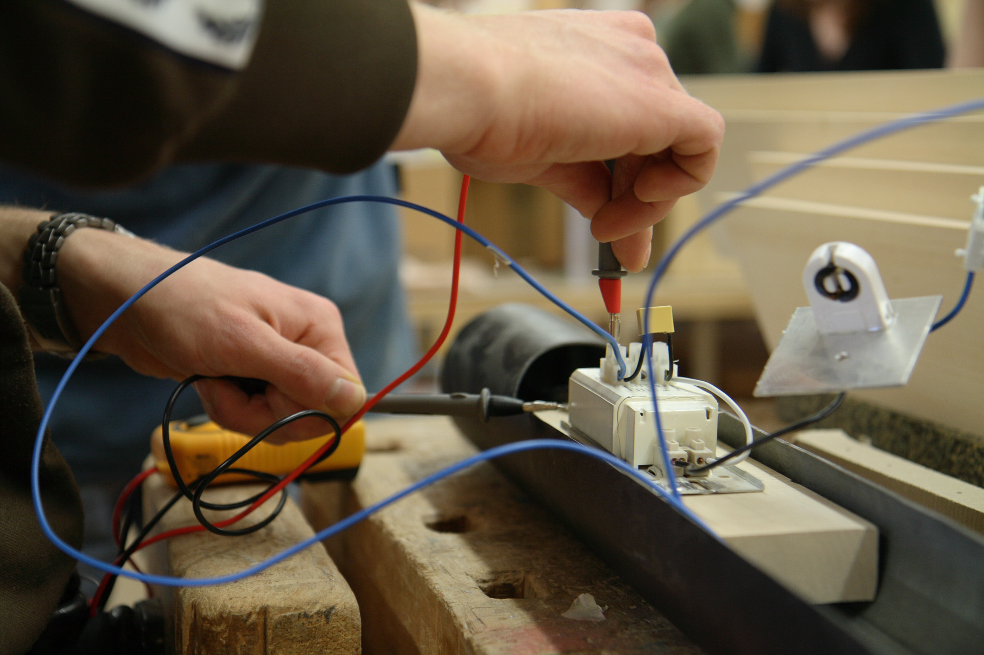 Technik-Unterricht an der Steinerschule Bern Ittigen Langnau.