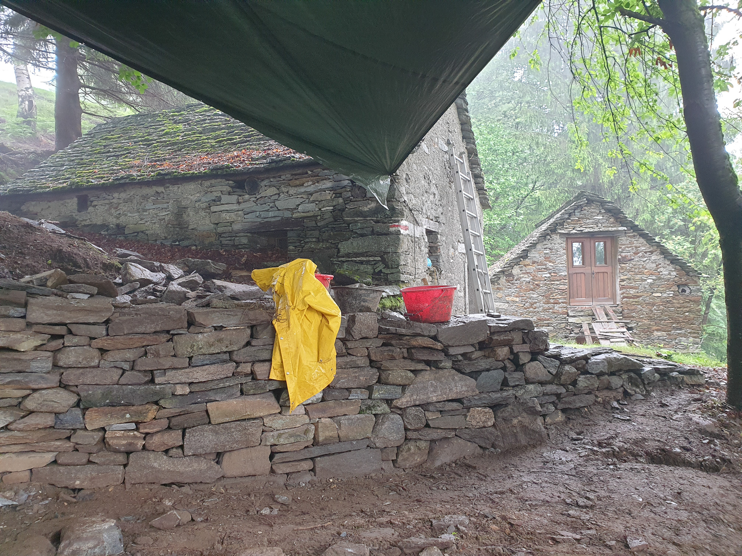 Trockenmauerlager der 9. Klasse Bern, Steinerschule Bern Ittigen Langnau - Privatschule